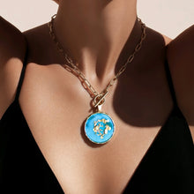 Cargar imagen en el visor de la galería, CAPRI MEDALLION