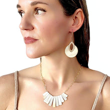 Load image into Gallery viewer, MOTHER OF PEARL EMPRESS