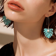 Load image into Gallery viewer, SHE'S GOT LITTLE PALMS

