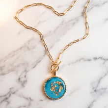 Cargar imagen en el visor de la galería, CAPRI MEDALLION
