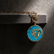 Cargar imagen en el visor de la galería, CAPRI MEDALLION
